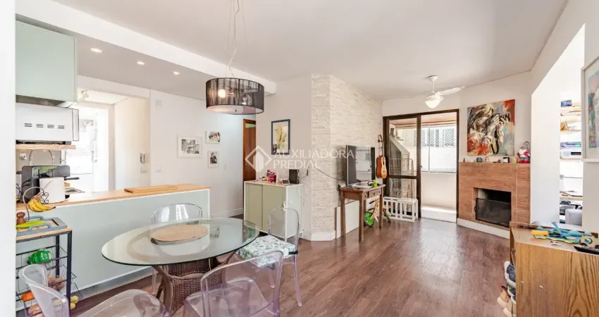 Apartamento impecável com 2 dormitórios, suíte e sacada com churrasqueira – pronto para morar