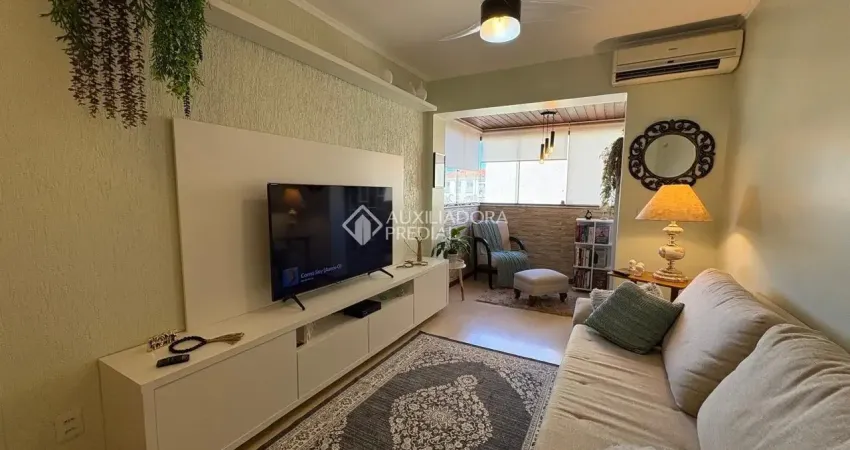 Apartamento mobiliado, 2 dormitórios,1 vaga, no bairro são sebastião, porto alegre/rs