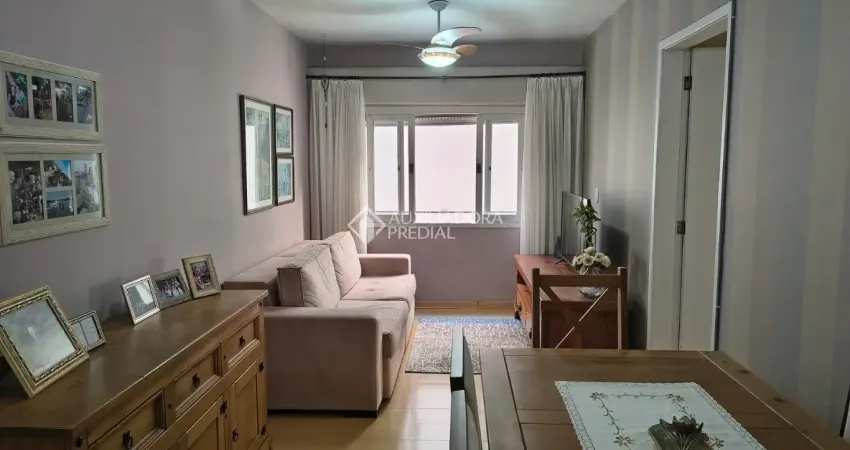 Apartamento de 02 quartos com dependência e vaga escriturada - bairro são joão - porto alegre - rs