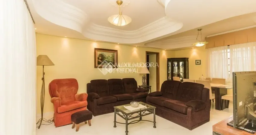 Apartamento de 130m com 03 dormitórios 01 vaga e sacada no bairro rio branco