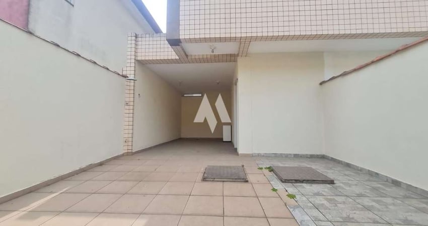 Sobrado Triplex , Recém Construído, 2 suítes , 2 vagas de garagem , Quintal e no Valor justo!