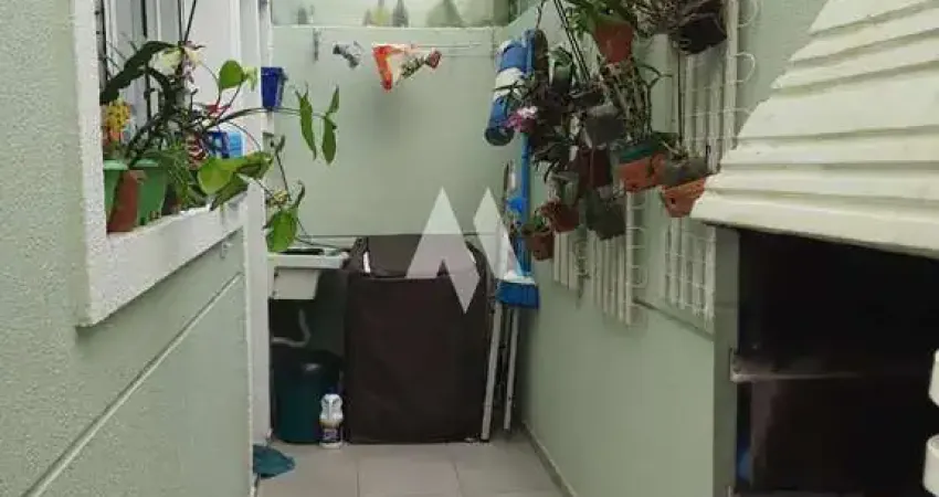 Casa Triplex com Churrasqueira, Solarium e 3 quartos em Santos!