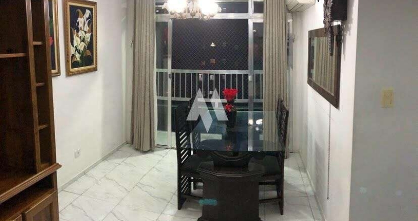 Apartamento Gonzaguinha São Vicente, 85m² com 2 dorms, varanda, vaga!