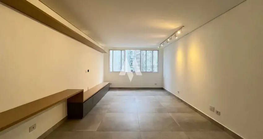 Apartamento com 03 dormitórios na quadra da praia à venda no Gonzaga - Santos/SP