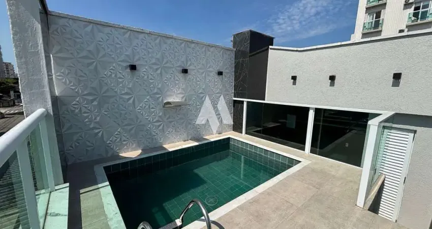 Casa Sobreposta com 3 dormitórios e 3 suítes com piscina - Boqueirão / Santos