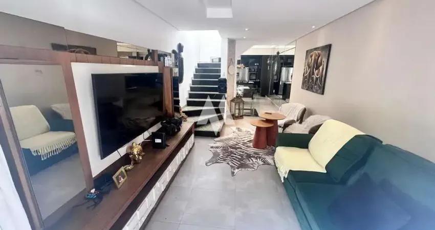 Casa sobreposta no bairro da  Aparecida, Santos/SP, Grande oportunidade.