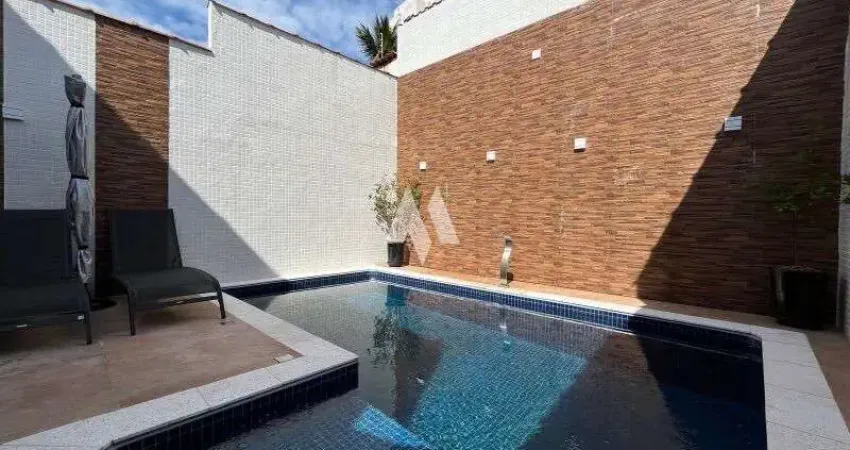 Casa com 4 quartos, piscina e 2 vagas à Venda, 180 m² na Vila Valença em São Vicente/SP