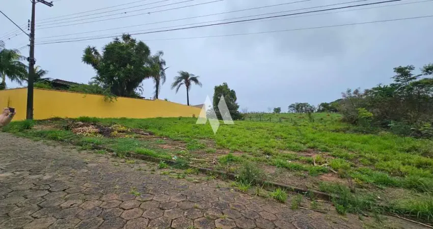 Terreno à venda em Serra Negra! 