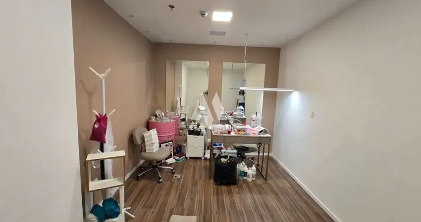 Sala Comercial CORPORATE dentro de uma sala ja pronta