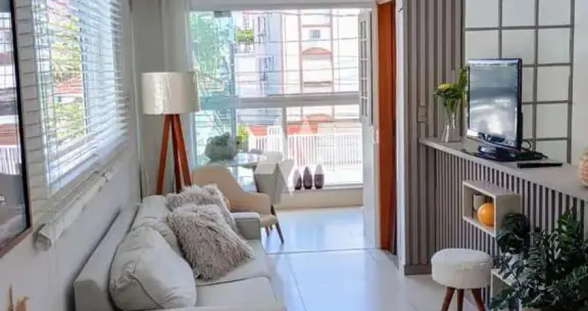 Casa à venda com 2 dormitórios e 1 suite - Embaré / Santos