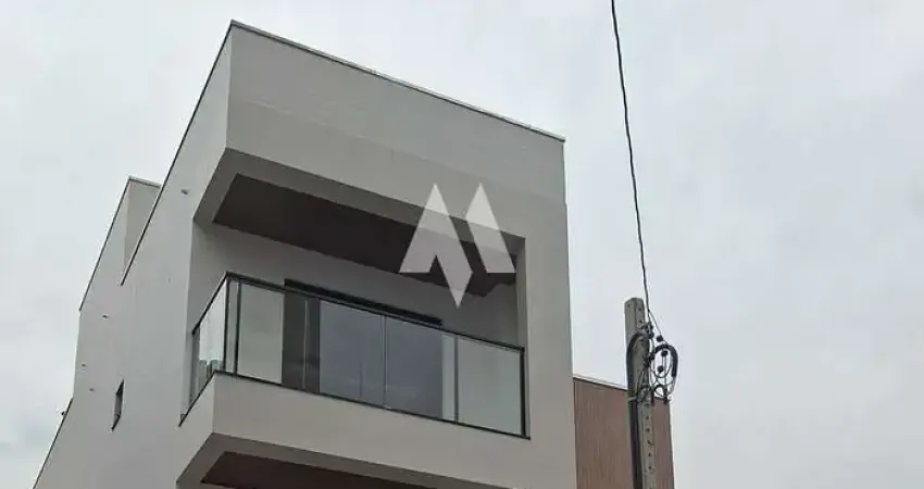 Casa Duplex /3quartos/sendo 3 suites/ piscina/Tomada para carro Elétrico/Santos