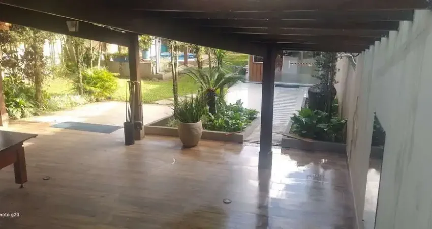 Casa com 2 Quartos e 5 banheiros à Venda, 172 m² por R$ 1.500.000