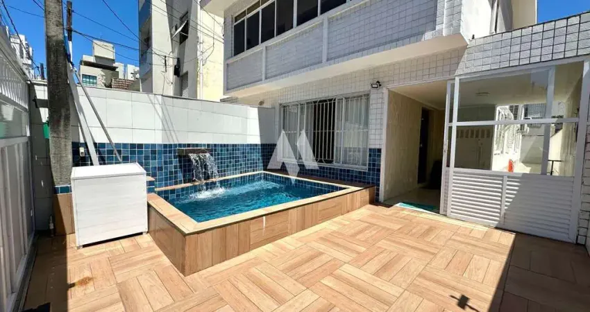 Casa à venda com 3 dormitórios sendo 1 suíte com closet e piscina no bairro da ponta da praia em santos/sp