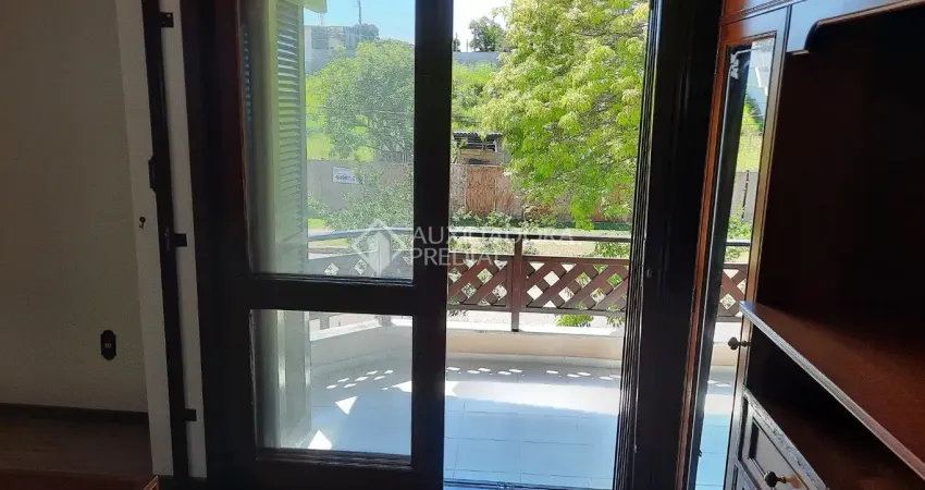 Excelente casa à venda, com 5 quartos,   em jardim itu - porto alegre