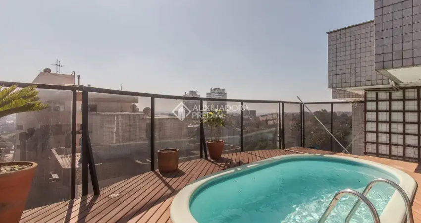 Linda cobertura com 310 m² de área privativa, composta por 3 dormitórios sendo uma suíte e com 3 vagas de garagem no bairro jardim planalto em porto alegre-rs.