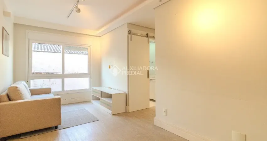 Apartamento reformado semi-mobiliado 2 dormitórios 1 vaga