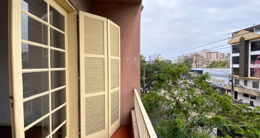 Apartamento próximo ao Hospital de Clínicas, HPS, Colégio Santa Cecília, Colégio Israelita e Churrascaria Barranco.