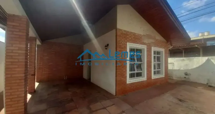 Jardim brasil - casa com 3 dormitórios sendo 1 suite, 2 wc social, sala para 2 ambientes, copa, cozinha, area de serviço quarto de despejo e quital, imóvel ideal para investimentos.