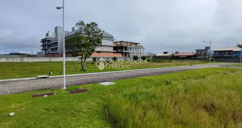 Terreno em condomínio fechado à venda na Rua Camarinhas, 111, Campeche, Florianópolis