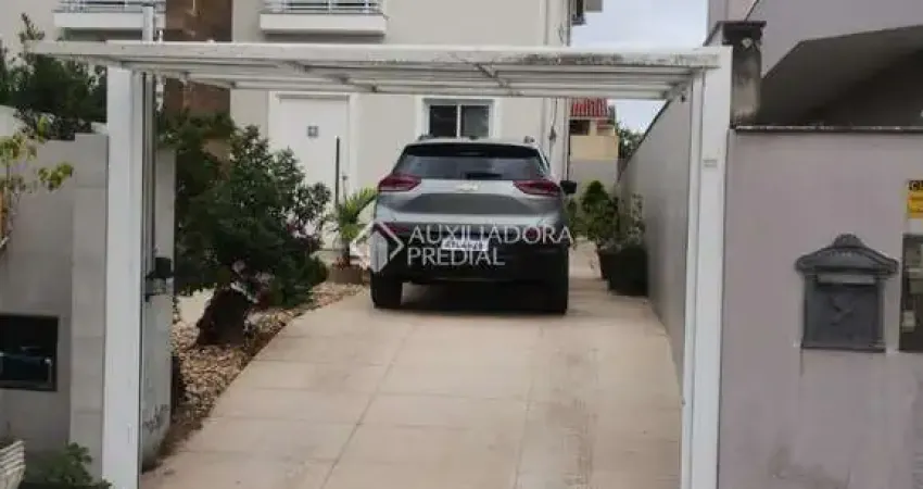 Casa com 2 quartos à venda na Rua Olinda Celestina Lacerda, 372, Carianos, Florianópolis