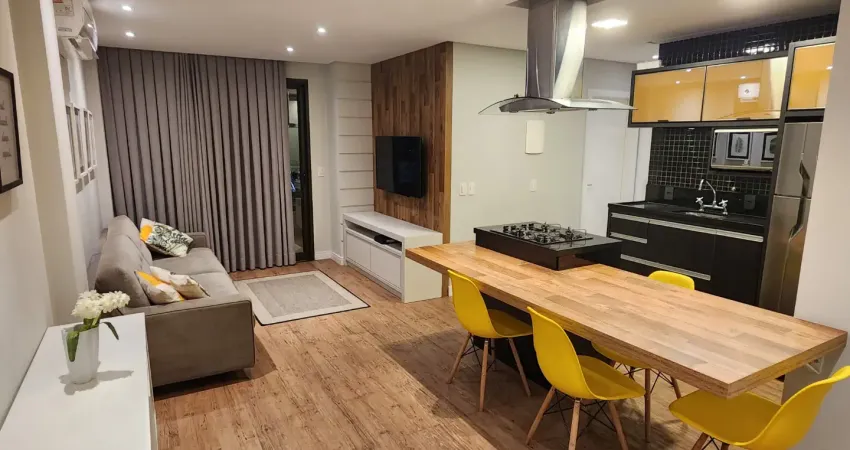 Apartamento à venda em jurerê – 2 dormitórios, 2 banheiros e sacada com churrasqueira