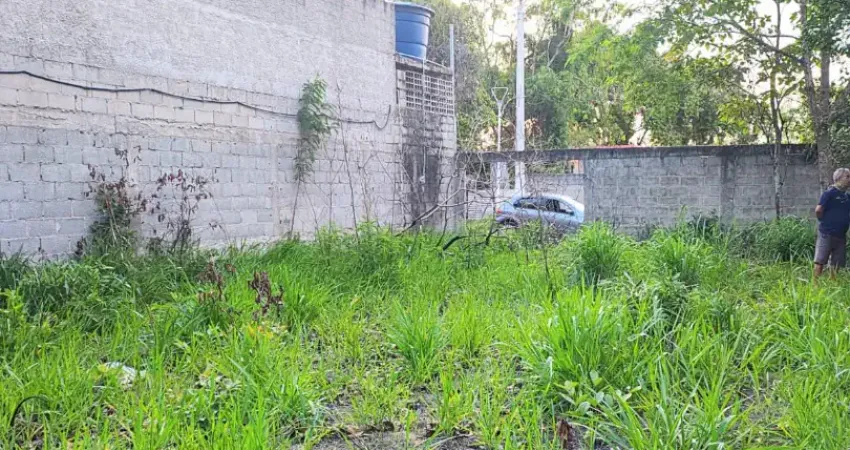 Ótimo terreno todo murado em são francisco, jacaraípe de 420m² a 600 metros da praia.
