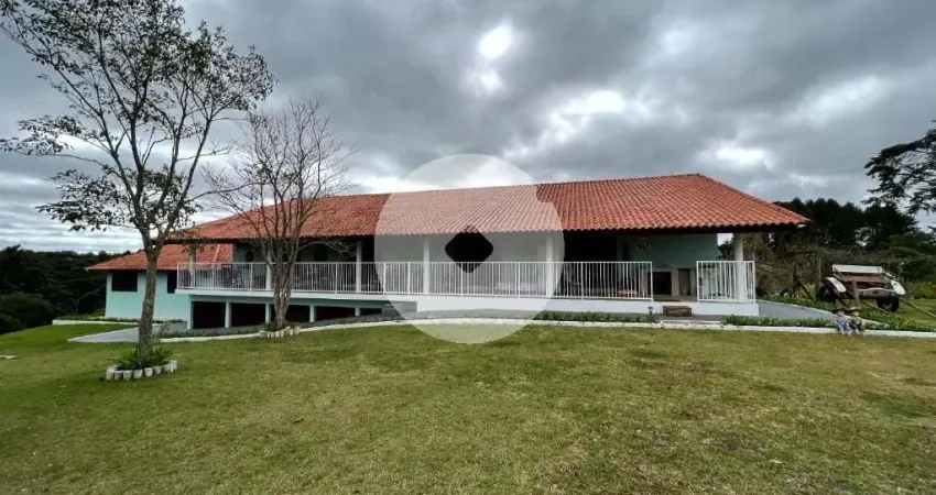 Casa com 4 quartos à venda, 550 m  por  Augusta - Curitiba PR