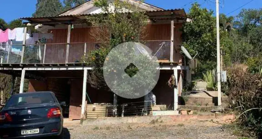 Chácara 4.600 m  com casa e pomar à venda na Estrada Itambé  Campo Largo.
