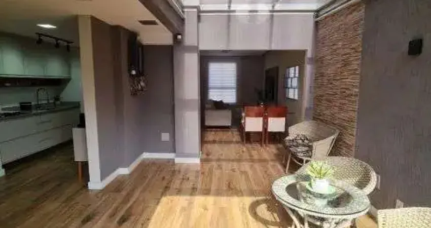 Venda: casa, 4 quartos, reformada, dependência, sol da manhã, no magic garden houses, freguesia!