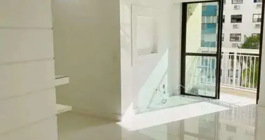 Locação: 2 quartos, no sea coast, av das américas, no início do recreio