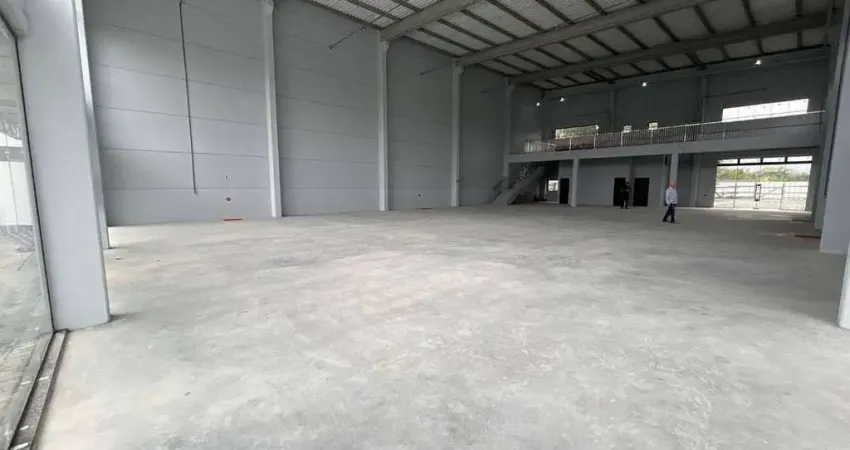 Galpão com 740m² para locação no bairro são domingos em navegantes