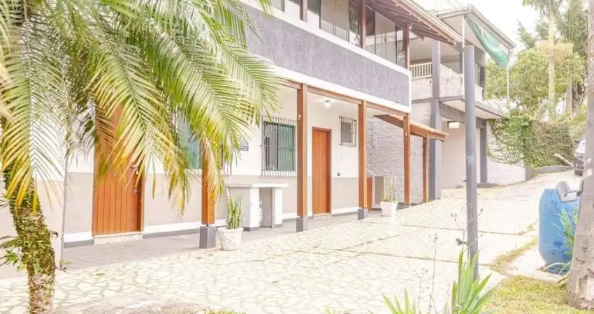 Casa com 4 quartos para alugar no Armação, Penha 