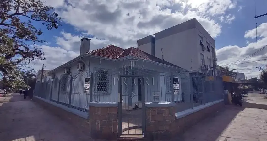 Casa comercial com 6 salas para alugar na Avenida Paraná, 1533, Navegantes, Porto Alegre