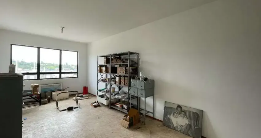 Sala comercial com 1 sala à venda na Beco Andaraí, 157, Passo da Areia, Porto Alegre