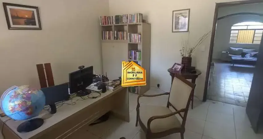 Casa comercial com 3 salas à venda na Estrela do Oriente, Belo Horizonte