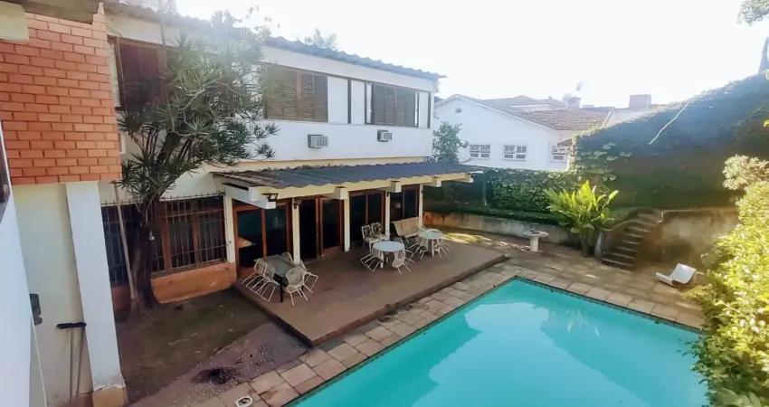 Casa com 4 quartos à venda na rua 100, Laranjal, Volta Redonda