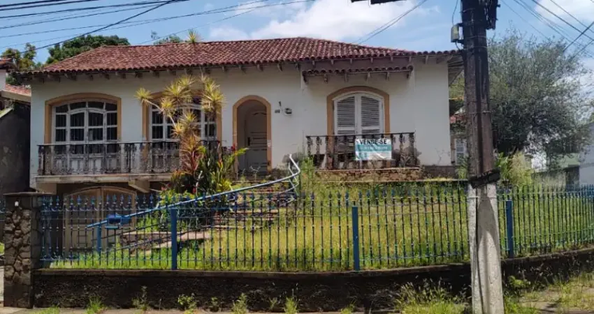 Casa com 4 quartos à venda na Rua Cem, Laranjal, Volta Redonda
