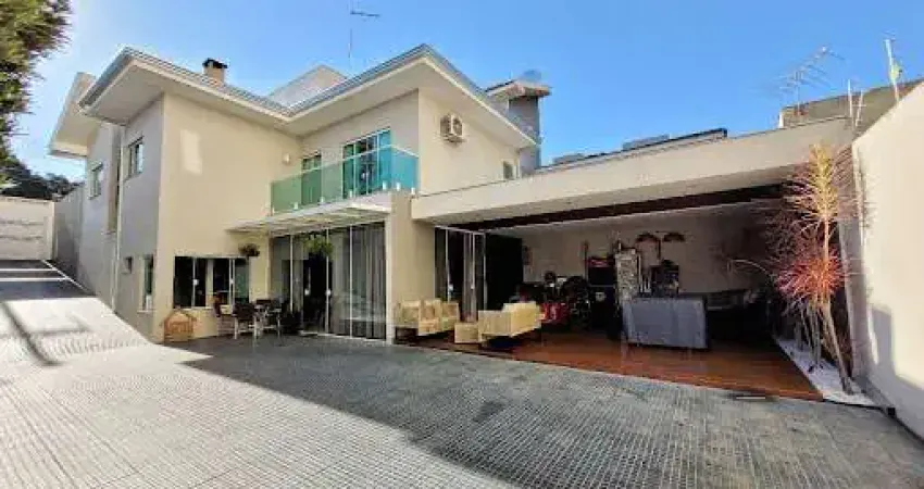 Sobrado com 3 dormitórios à venda, 320 m² por R$ 1.100.000,00 - Jardim Asteca - Rolândia/PR