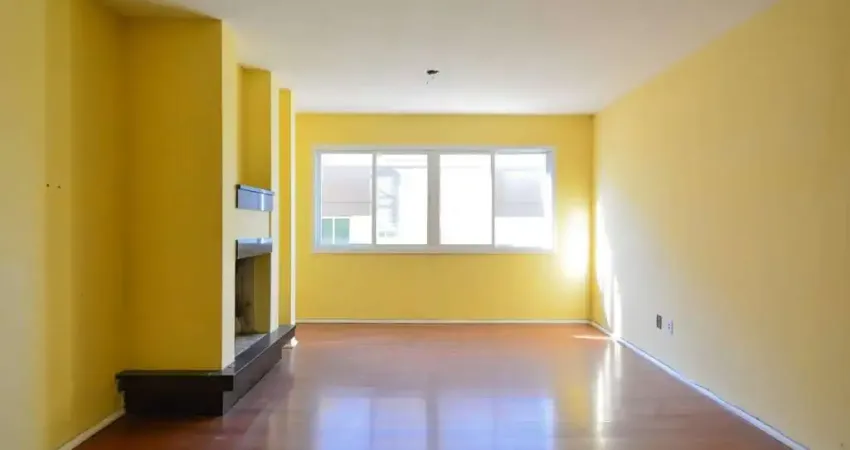 Apartamento com 3 quartos para alugar no Centro, Pelotas 