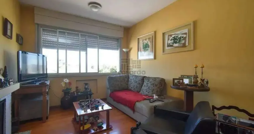 Apartamento com 3 quartos para alugar no Centro, Pelotas 