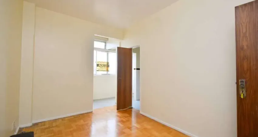 Apartamento com 1 quarto para alugar no Centro, Pelotas 
