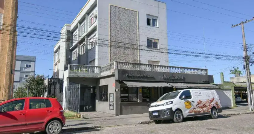 Apartamento com 3 quartos para alugar no Centro, Pelotas 