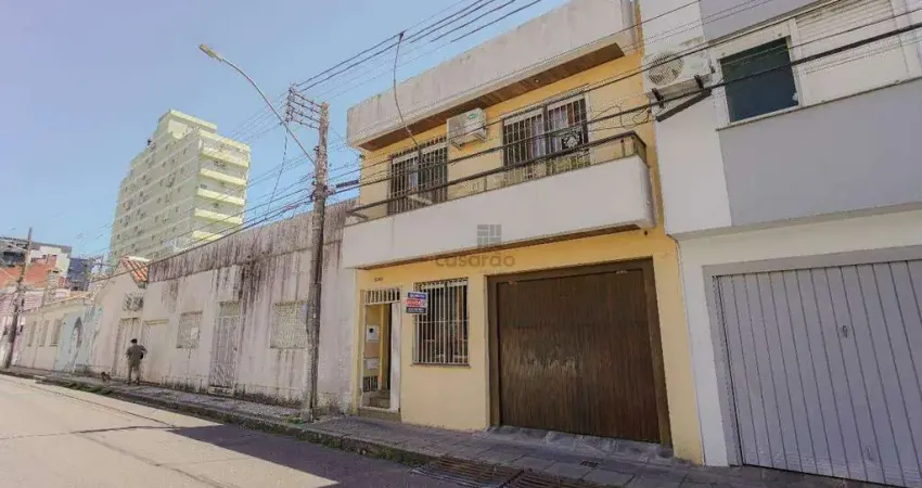 Casa com 3 quartos para alugar no Centro, Pelotas 