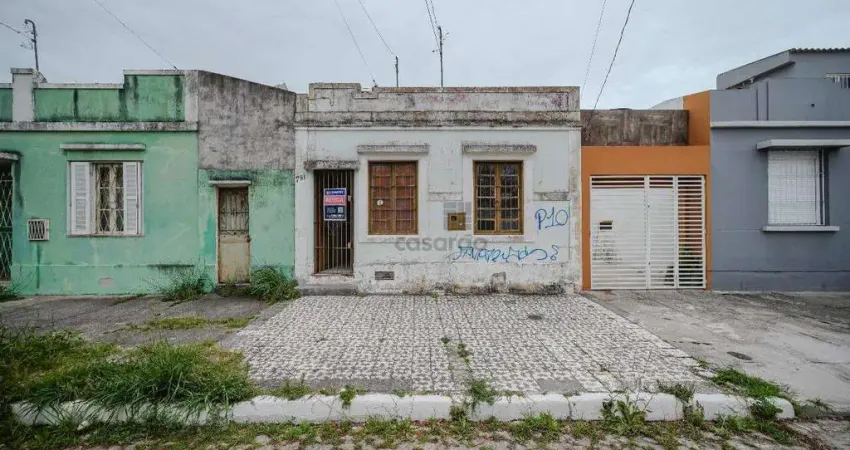 Casa com 2 quartos para alugar no Centro, Pelotas