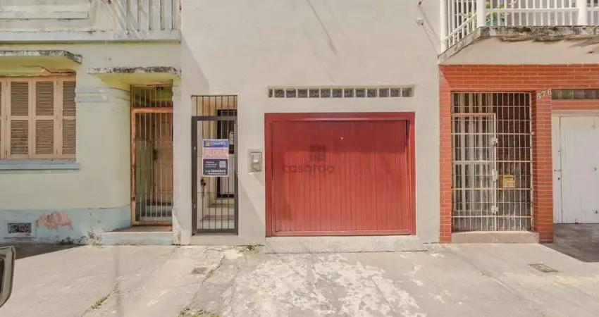 Casa com 2 quartos para alugar no Centro, Pelotas