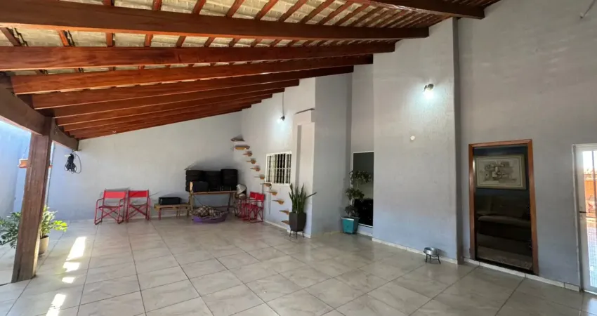 Casa no santa mônica com suíte e closet — de r$850 mil por r$620 mil