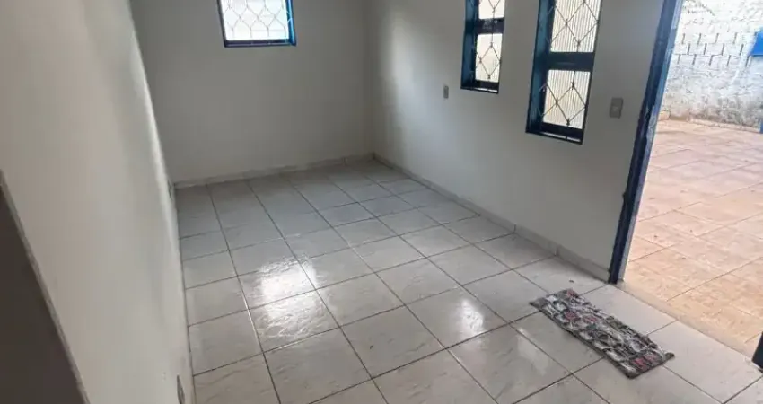 Casa com suíte, móveis planejados e quintal amplo no pacaembu — excelente localização!