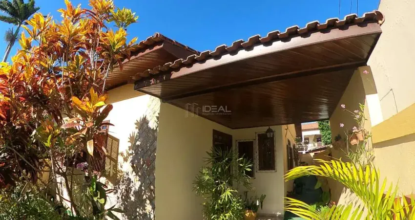 Casa com 3 quartos à venda na Rua Antônio Peçanha Júnior, 110, Parque Jardim Carioca, Campos dos Goytacazes