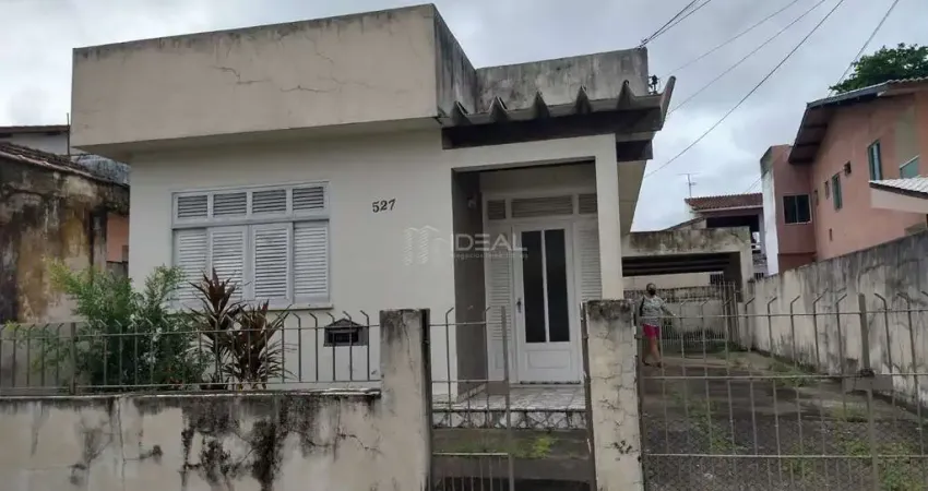 Casa com 3 quartos à venda na Rua Domingos Viana, 527, Parque Turf Club, Campos dos Goytacazes