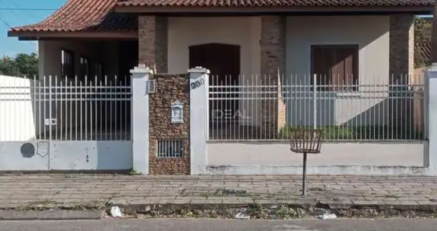 Casa com 3 quartos à venda na R. Maj. Euclídes Maciel, 200, Parque Turf Club, Campos dos Goytacazes